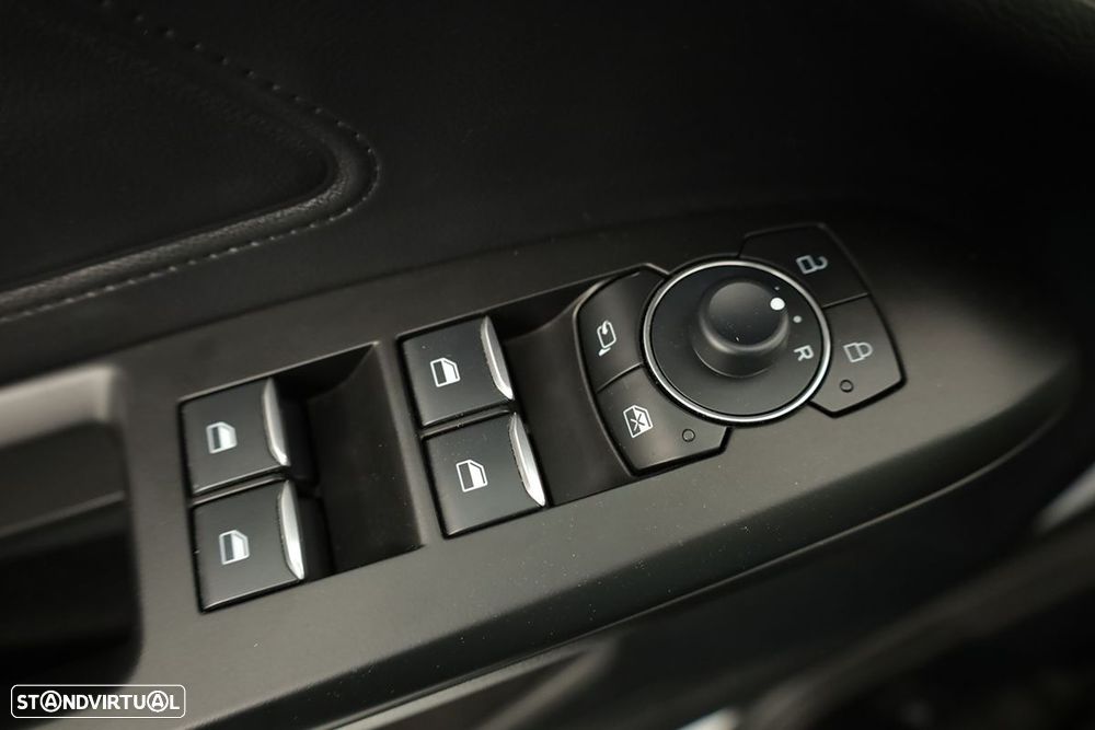 Ford Focus 1.0 EcoBoost MHEV ST-Line X - 19