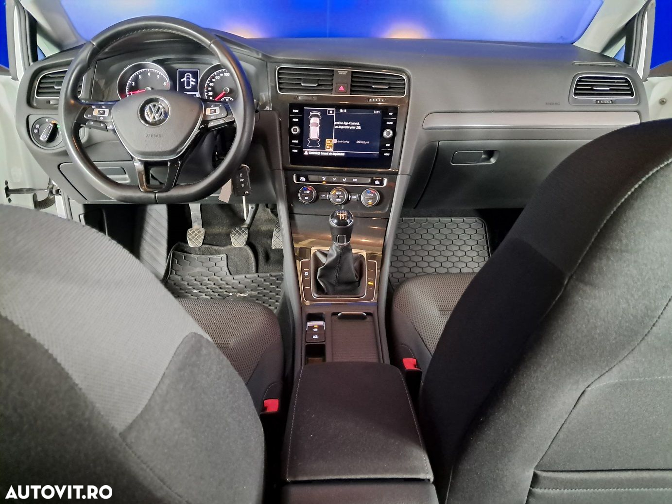 Volkswagen Golf - 14