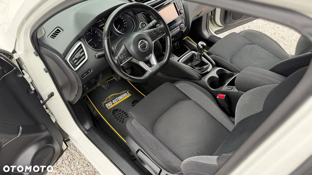 Nissan Qashqai 1.2 DIG-T N-Connecta EU6 - 29