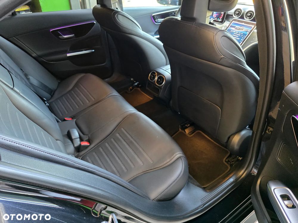 Mercedes-Benz Klasa C 200 mHEV 4-Matic AMG - 37