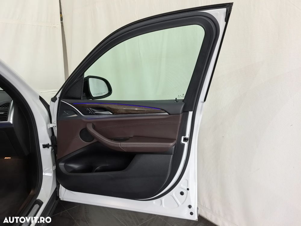 BMW X3 xDrive30i AT - 29