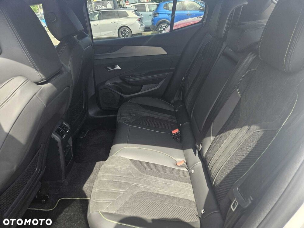 Peugeot 408 - 12