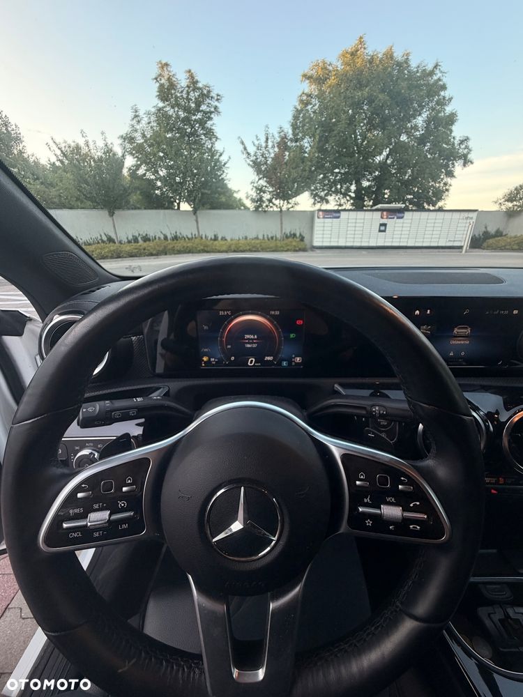 Mercedes-Benz CLA 200 d 4-Matic 8G-DCT - 4
