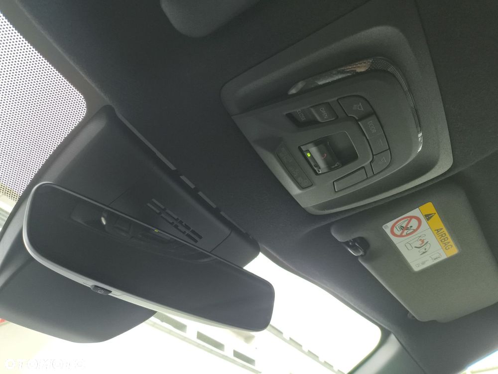 Toyota Corolla Cross 2.0 Hybrid Premiere Edition - 28