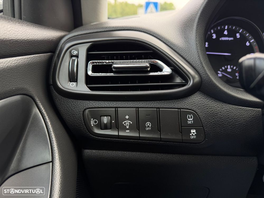 Hyundai i30 1.0 T-GDI 48V-Hybrid Trend - 38