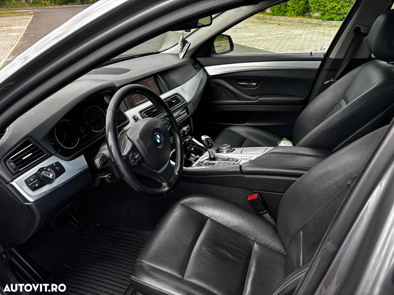 BMW Seria 5 525d xDrive AT - 17