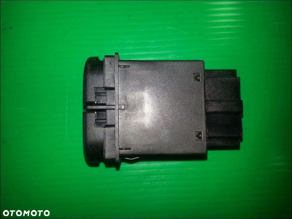 PRZEŁĄCZNIK PODGRZEWANIA SZYBY VOLKSWAGEN SHARAN - 3