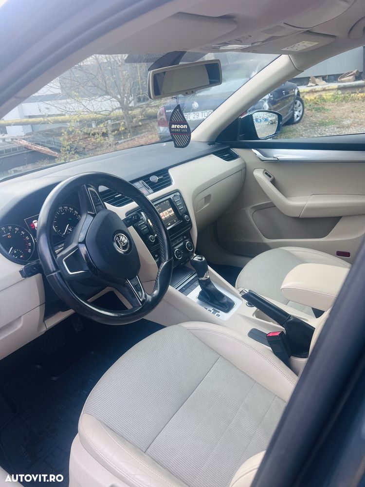Skoda Octavia 2.0 TDI DSG Style - 5