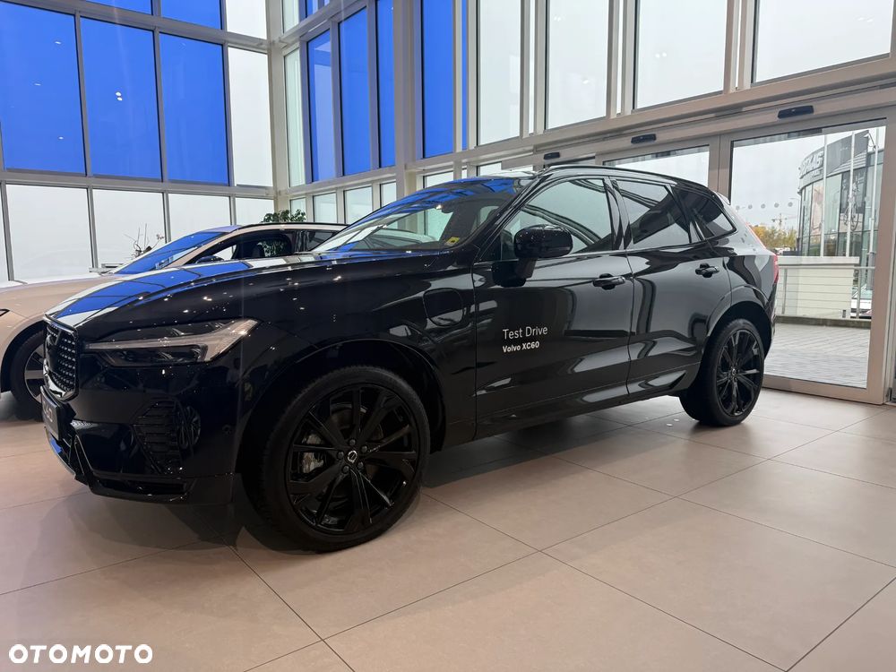 Volvo XC 60 T6 Plug-In Hybrid AWD Plus Black Edition - 3