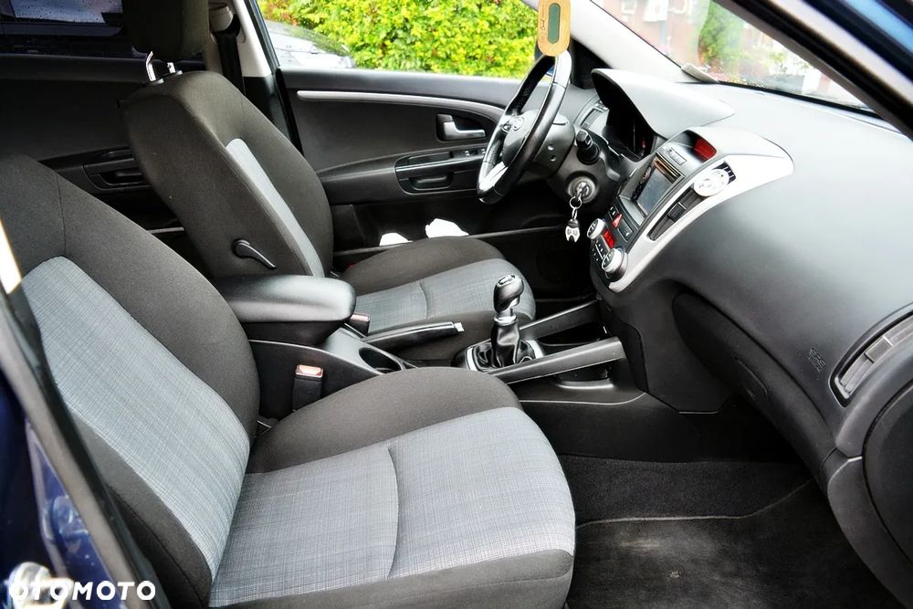 Kia Ceed 2.0 CRDi Mind - 17