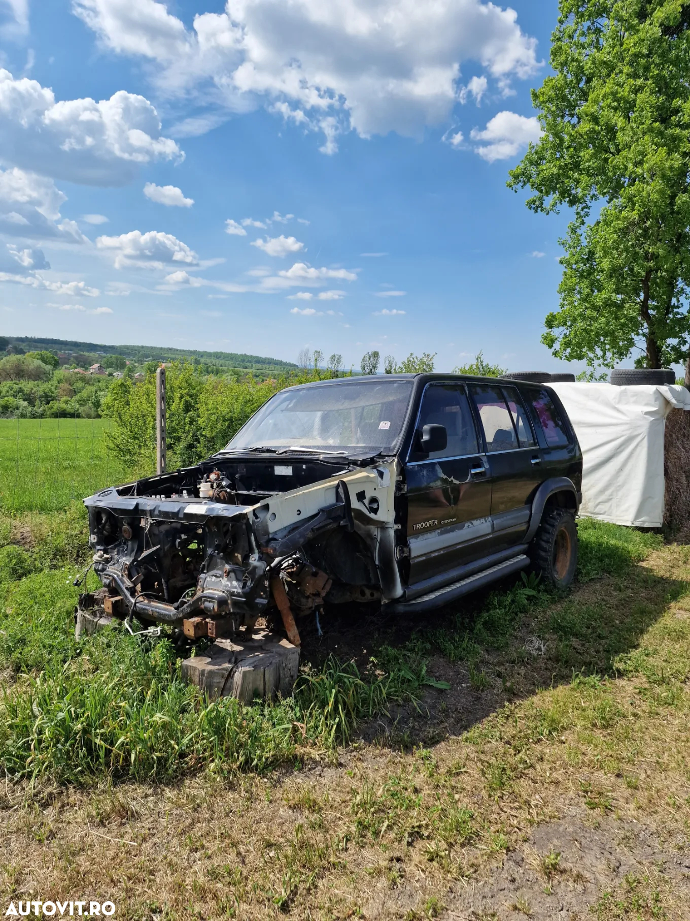 Dezmembrez doua Isuzu Trooper 3.0d - 2