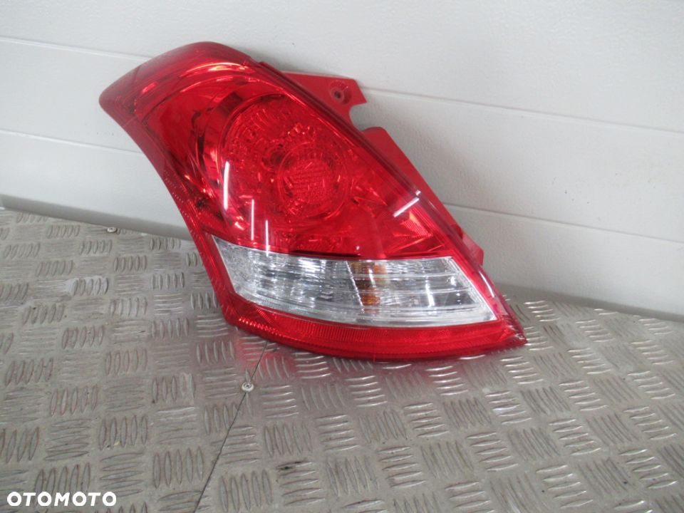 LAMPA TYLNA TYŁ LEWA SUZUKI SWIFT MK7 SPORT 2010- - 3