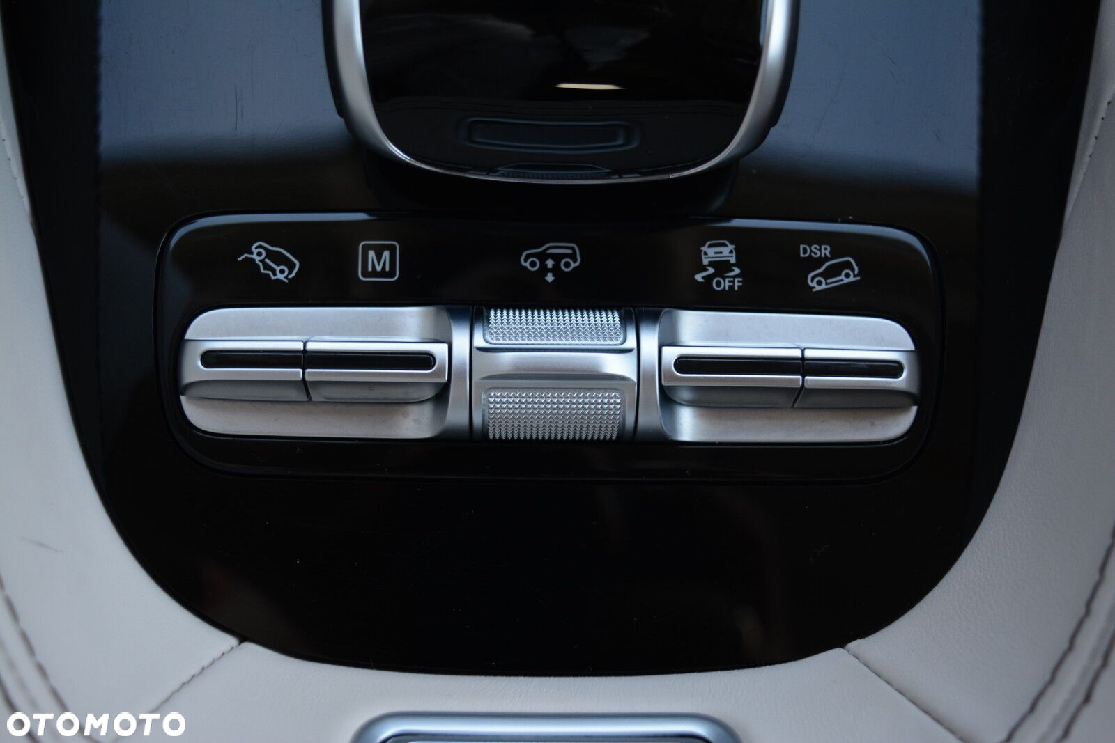 Mercedes-Benz GLS - 21