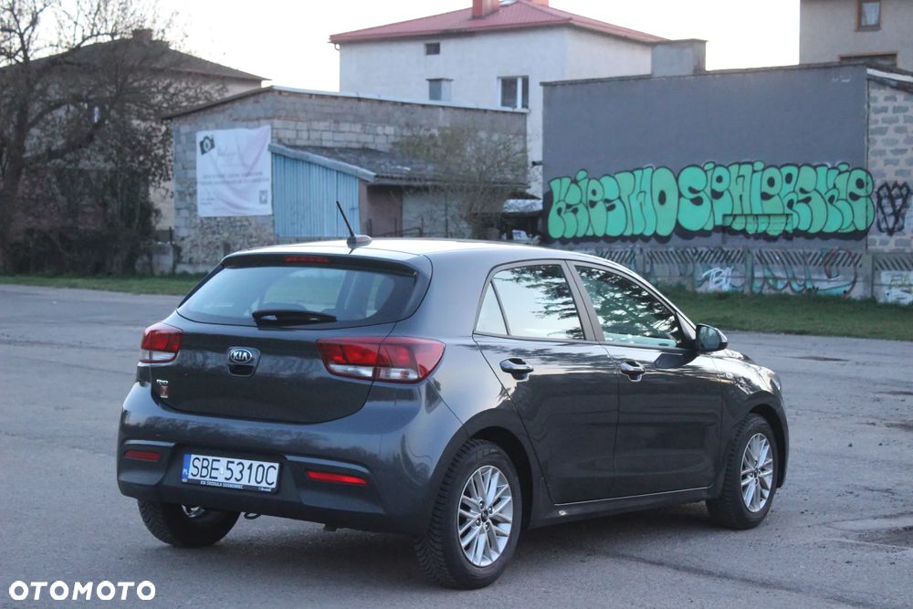 Kia Rio 1.2 L - 3