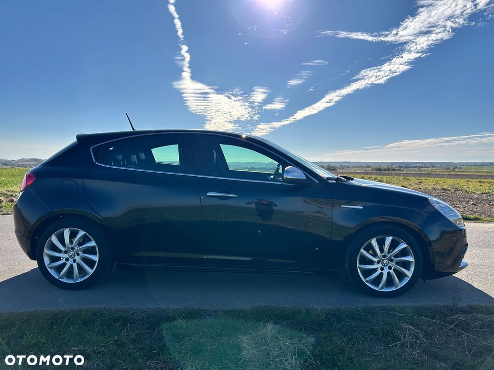Alfa Romeo Giulietta 2013 photo 3