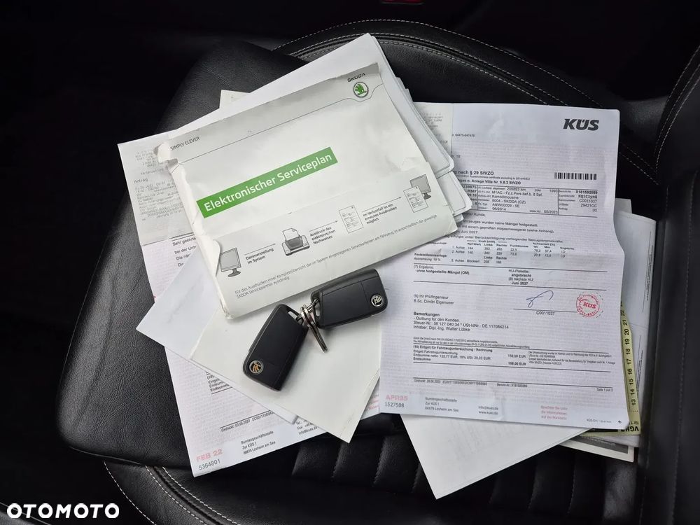 Skoda Octavia 2.0 TDI DSG RS - 28