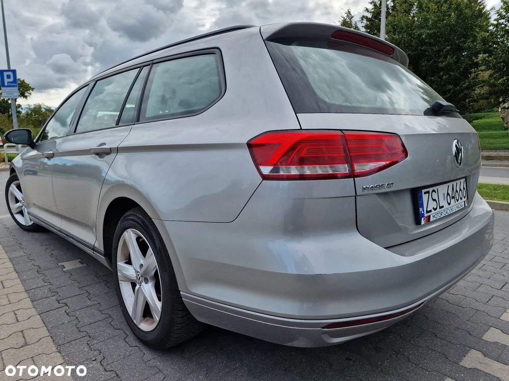 Volkswagen Passat 1.6 TDI BMT Comfortline - 19