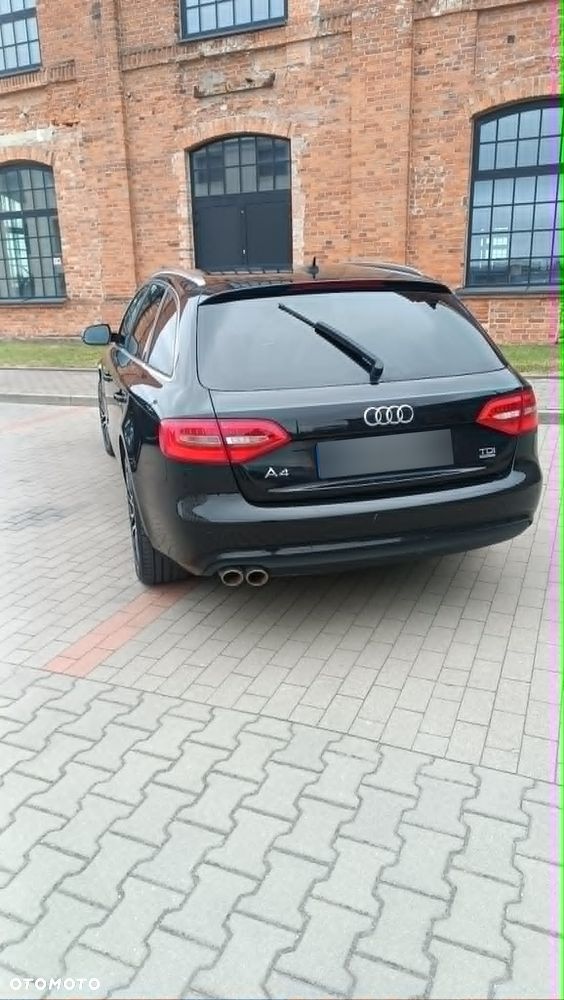 Audi A4 Avant 2.0 TDI Quattro S tronic - 9