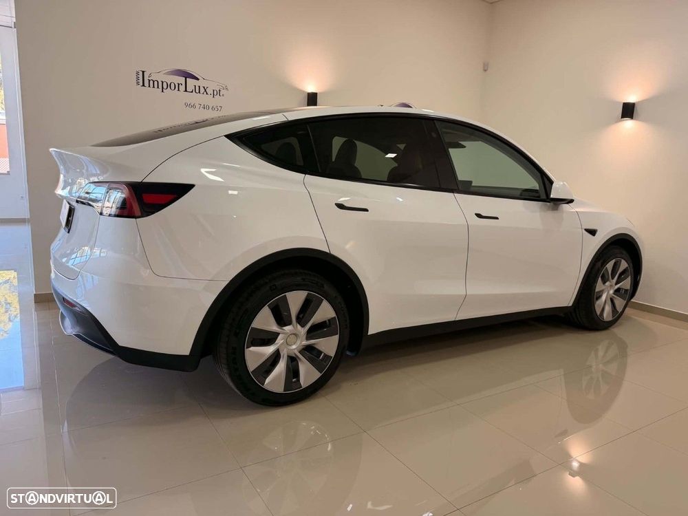 Tesla Model Y RWD - 2