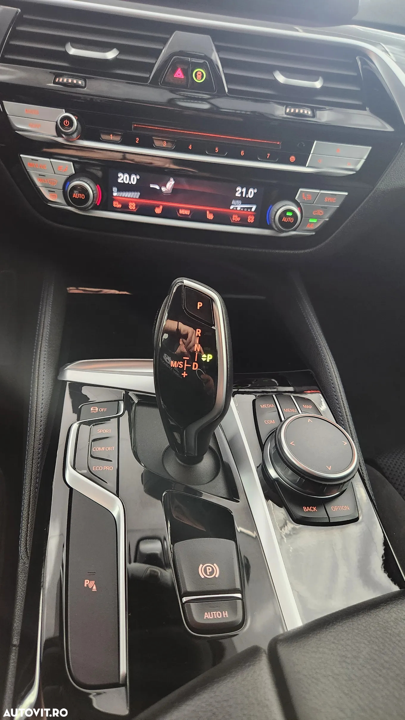 BMW Seria 5 520d xDrive AT - 37