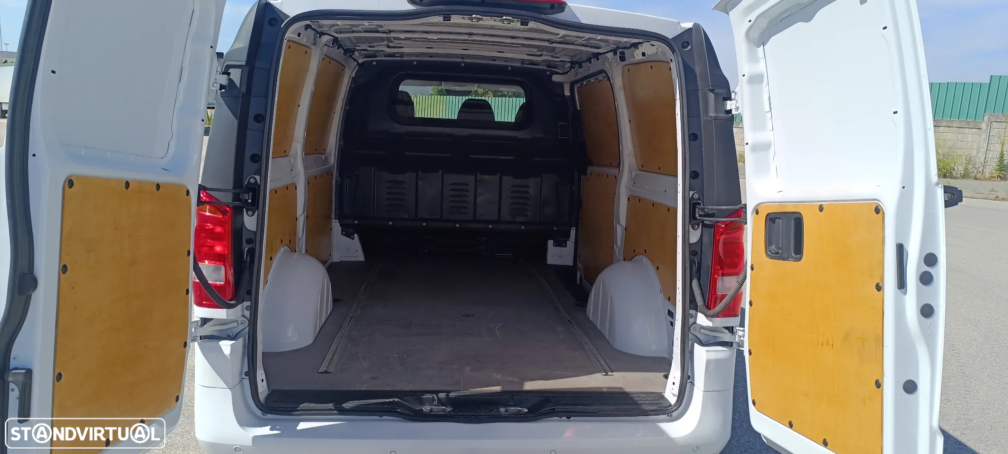 Mercedes-Benz Vito 116 CDi Automática - 10