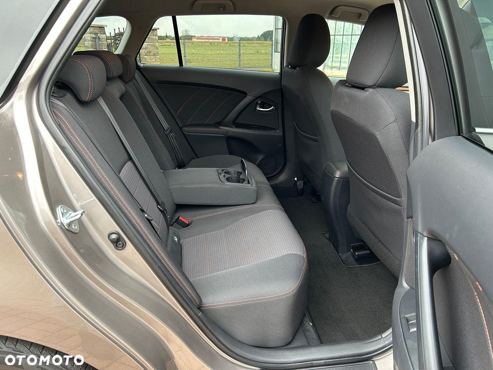 Toyota Avensis Touring Sports 1.6 D-4D - 30