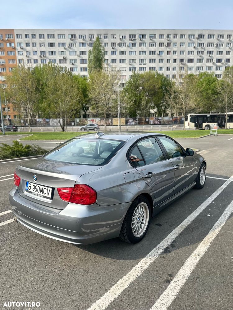 BMW Seria 3 320d DPF Aut. - 4