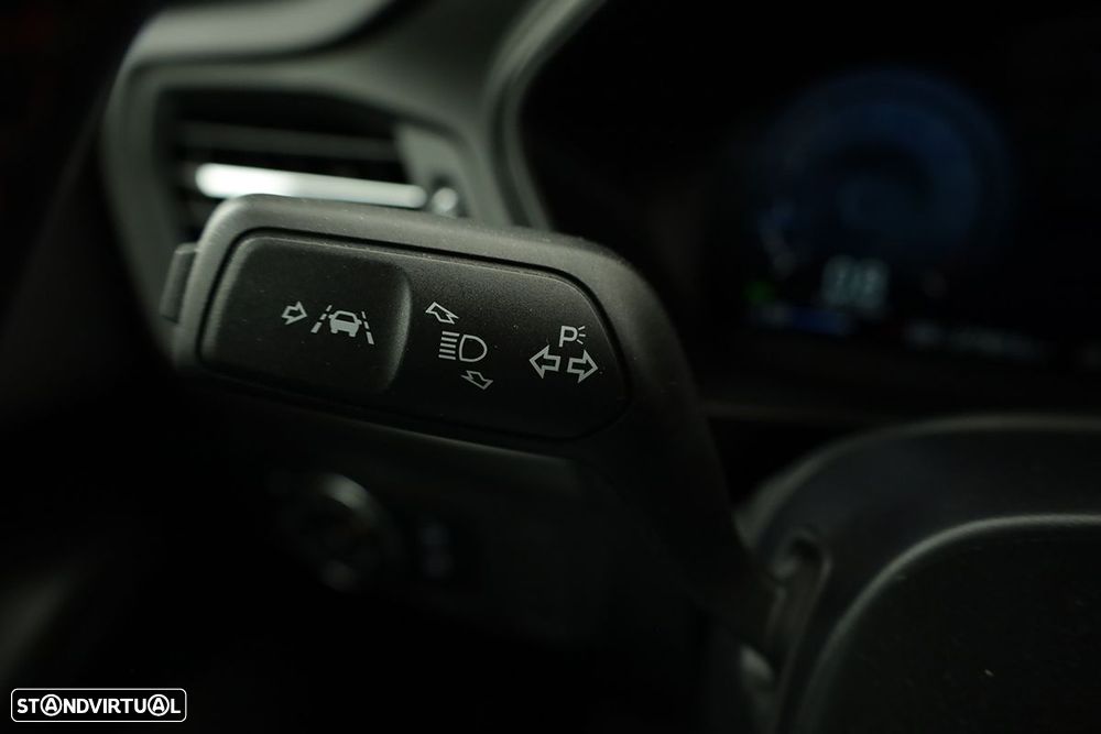 Ford Focus 1.0 EcoBoost MHEV ST-Line X - 16