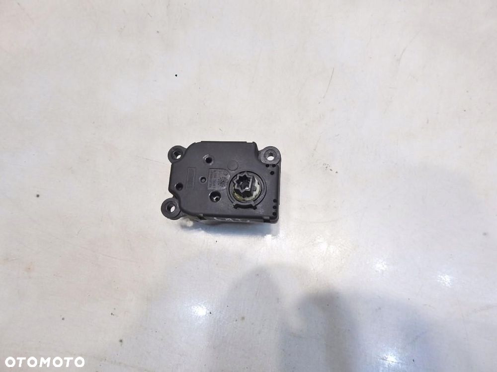 SILNICZEK NAGRZEWNICY RENAULT LATITUDE EAD256 U4927002 - 4