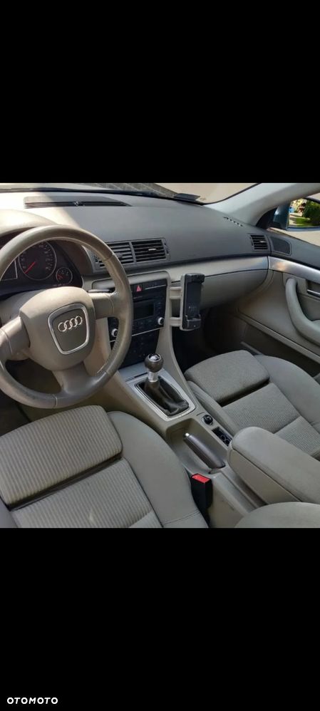 Audi A4 Limousine - 10