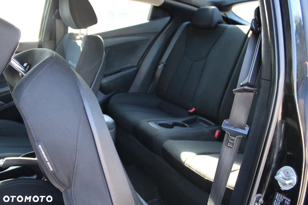 Hyundai Veloster 1.6 Premium - 27