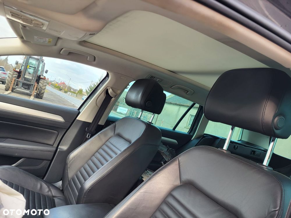 Volkswagen Passat - 35