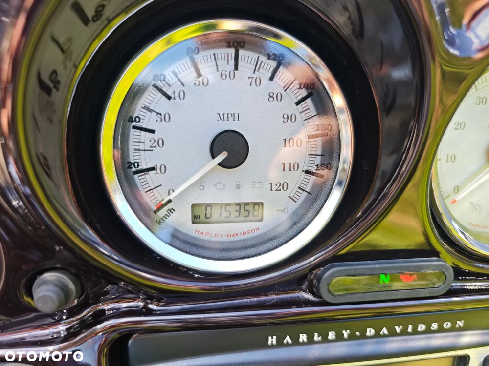 Harley-Davidson Touring Street Glide - 10