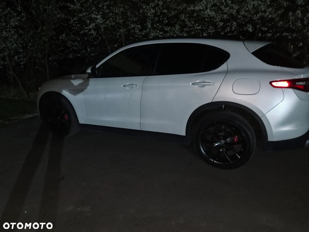 Alfa Romeo Stelvio 2.0 Turbo 16V AT8-Q4 Veloce Ti - 26