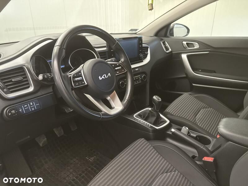 Kia Ceed 1.5 T-GDI M - 11