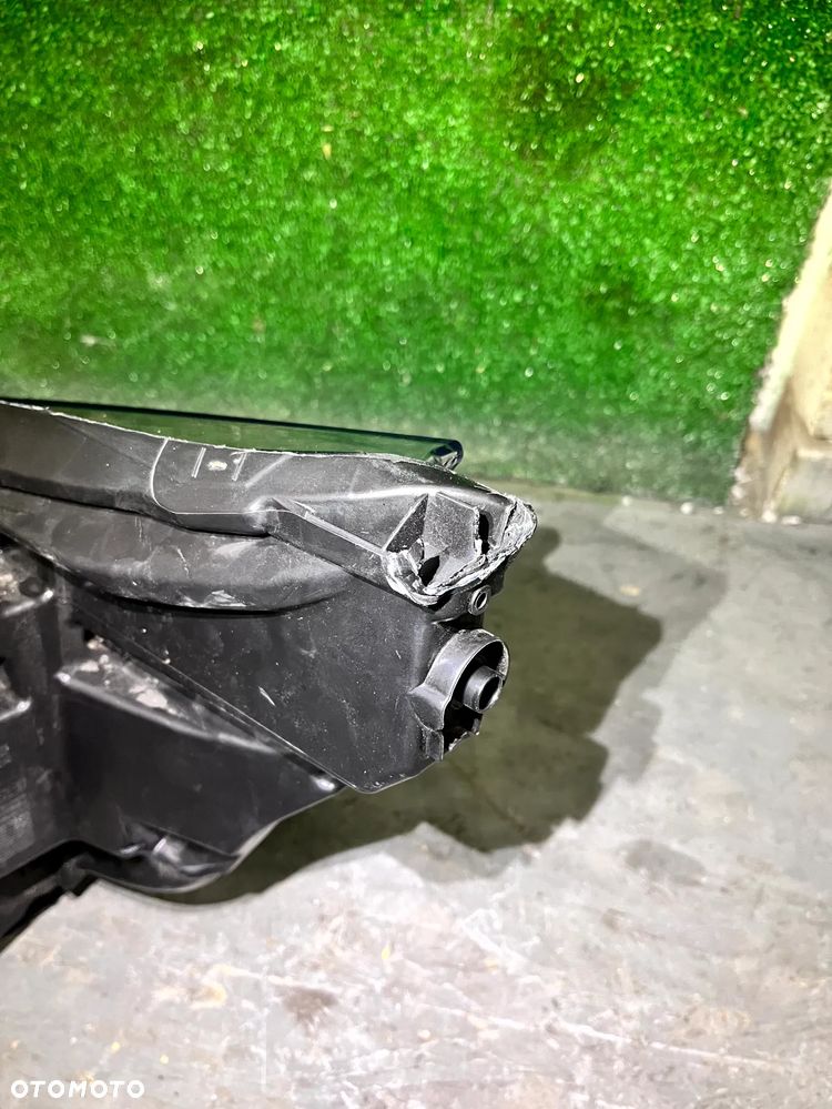 RENAULT TRAFIC III 2-GI LIFT 2021- LAMPA PRAWY PRZÓD PRAWA PRZEDNIA LEKKO USZKODZONA KOMPLETNA 260102899R - 8