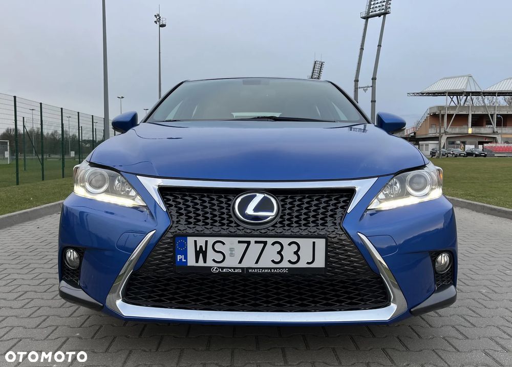 Lexus CT - 4