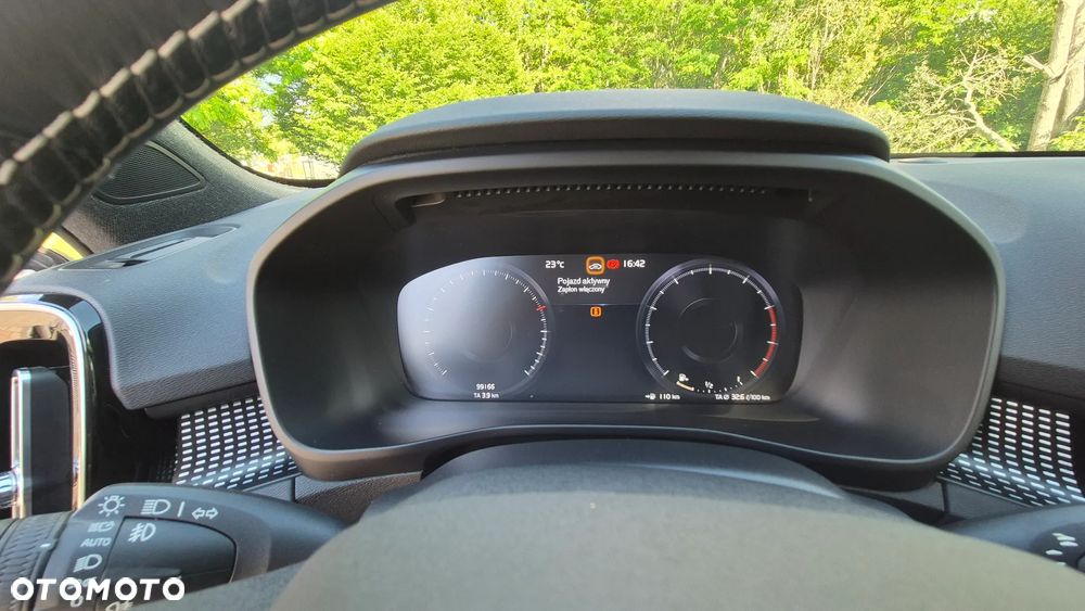 Volvo XC 40 T3 R-Design - 12