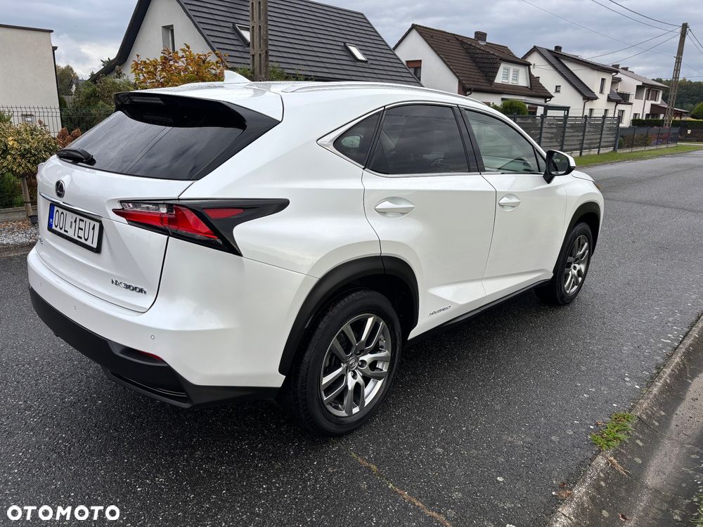 Lexus NX 300h Elite AWD - 7