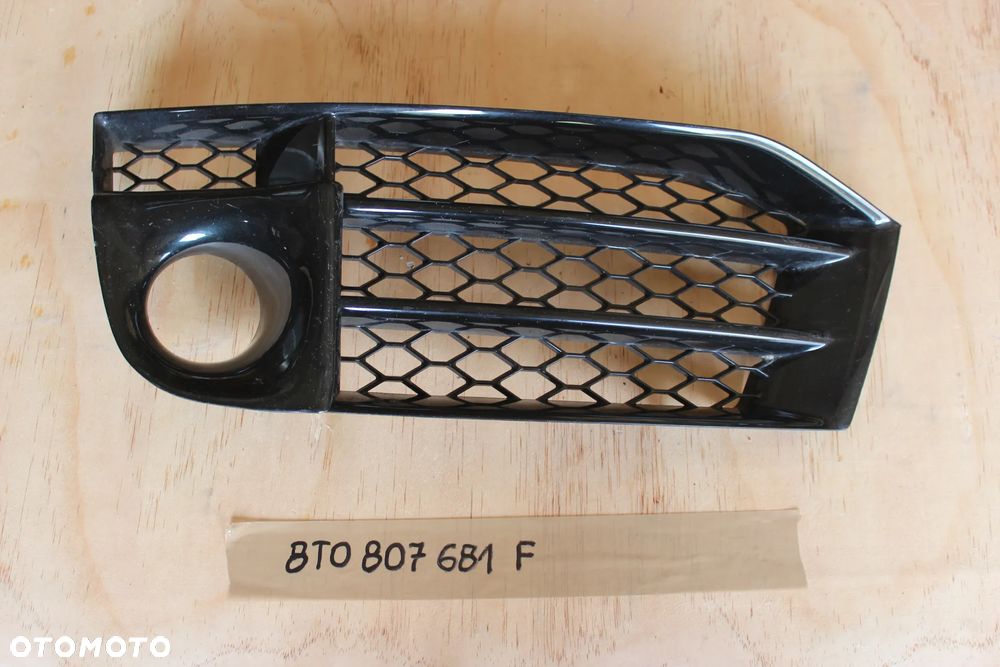 KRATKA ZDERZAKA LEWA AUDI RS5 8T 8T0807681F 2013 - 1