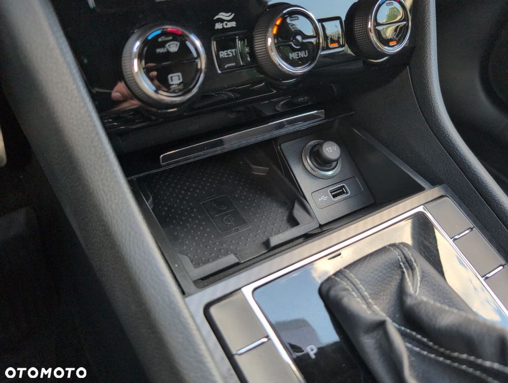 Skoda Superb 2.0 TDI SCR Sportline DSG - 37