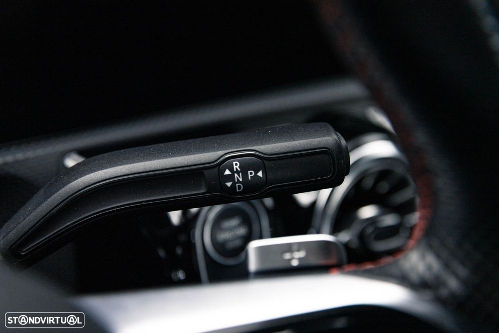 Mercedes-Benz A 250 Limousine e AMG Line - 32