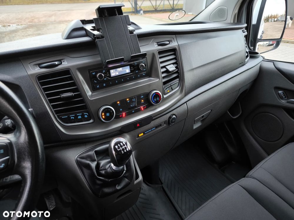 Ford TRANSIT CUSTOM - 23