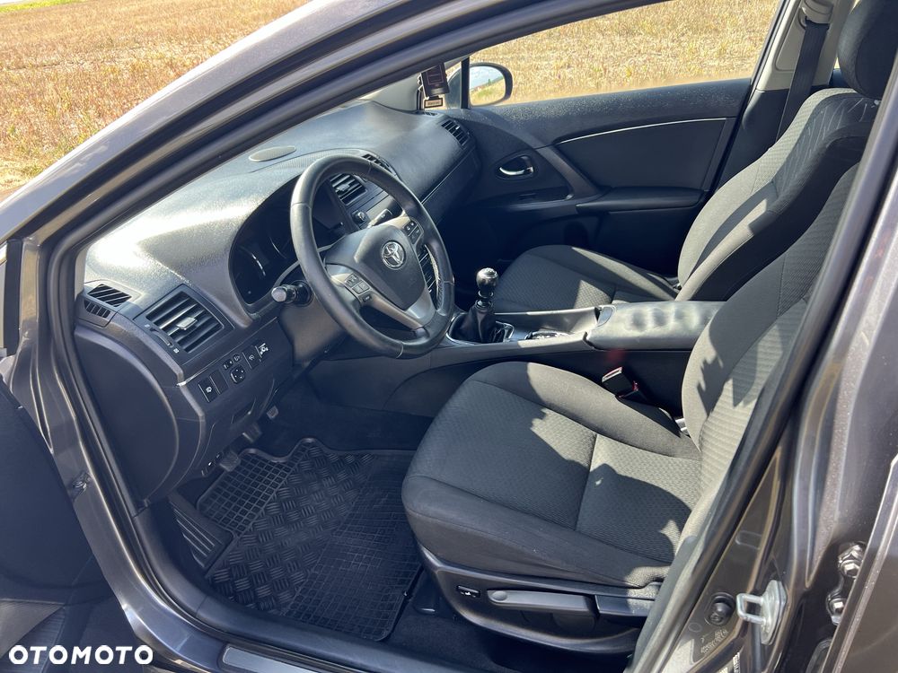 Toyota Avensis - 5