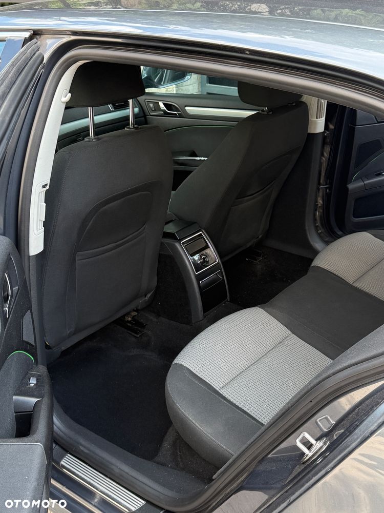 Skoda Superb 1.8 TSI Elegance DSG - 9