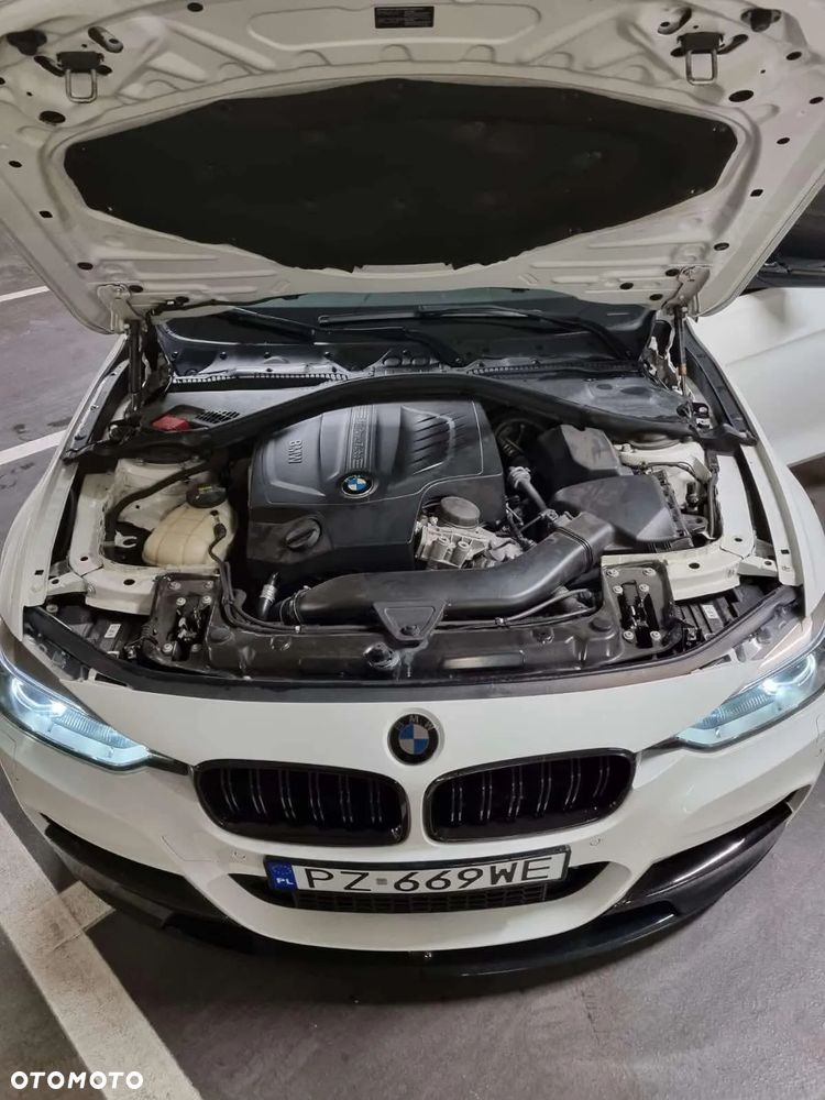 BMW Seria 3 335i xDrive - 10