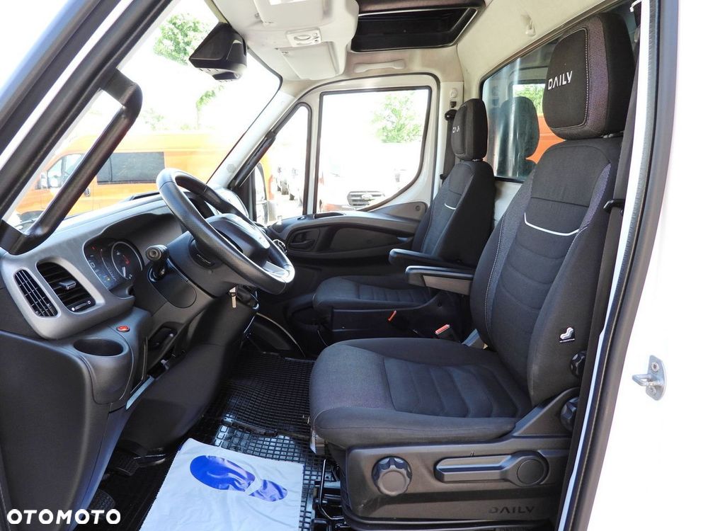 Iveco DAILY 35S18 PLANDEKA 10 PALET TEMPOMAT NAWIGACJA LEDY KLIMATYZACJA  180KM - 28