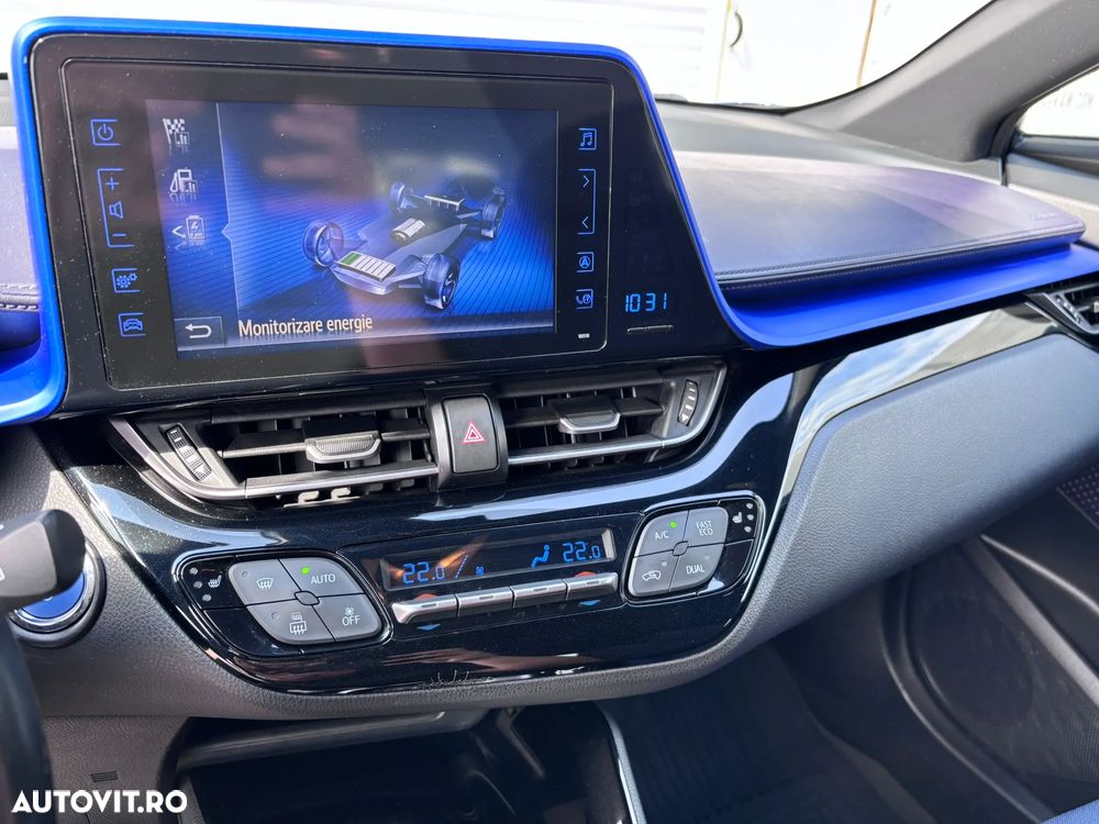 Toyota C-HR Lounge - 32