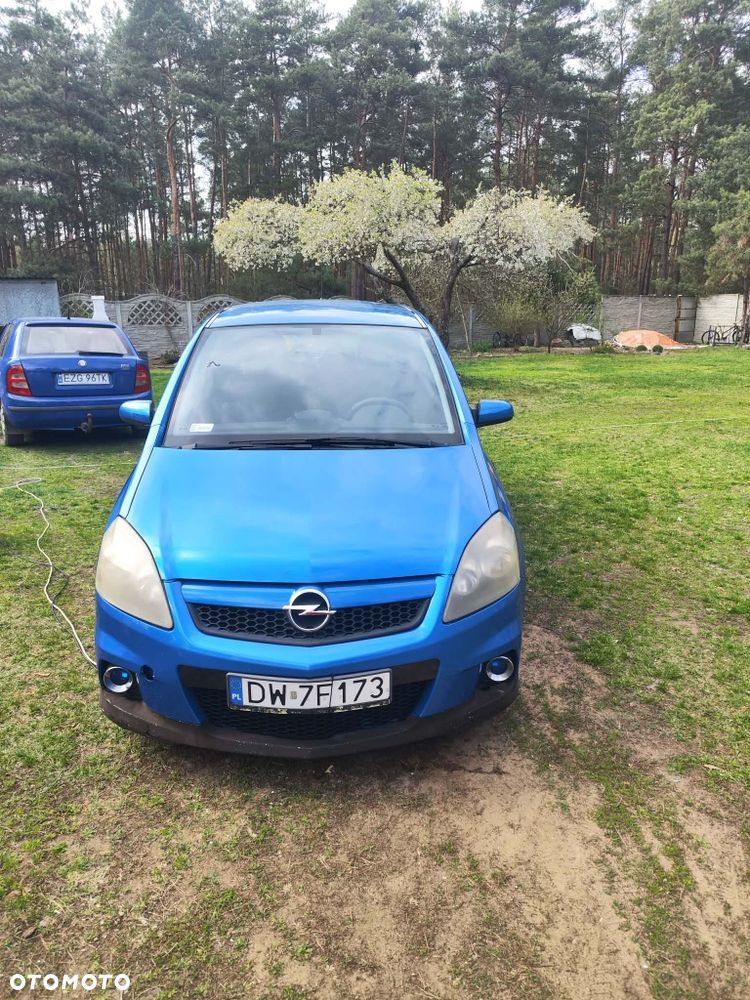 Opel Zafira - 1