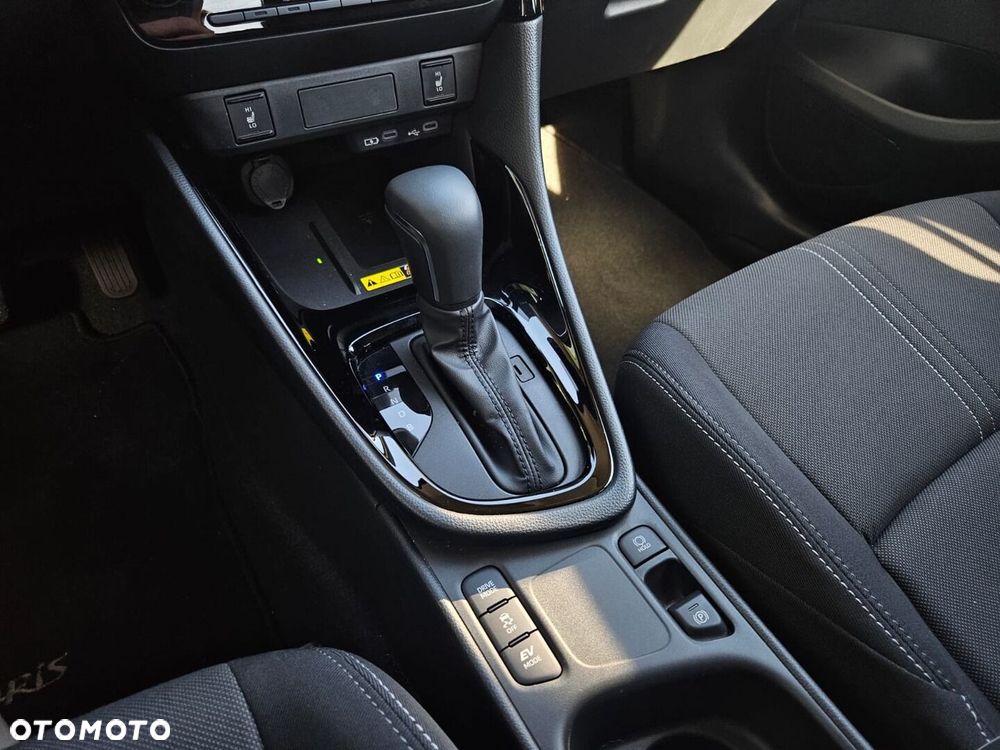 Toyota Yaris Hybrid 1.5 Style - 21